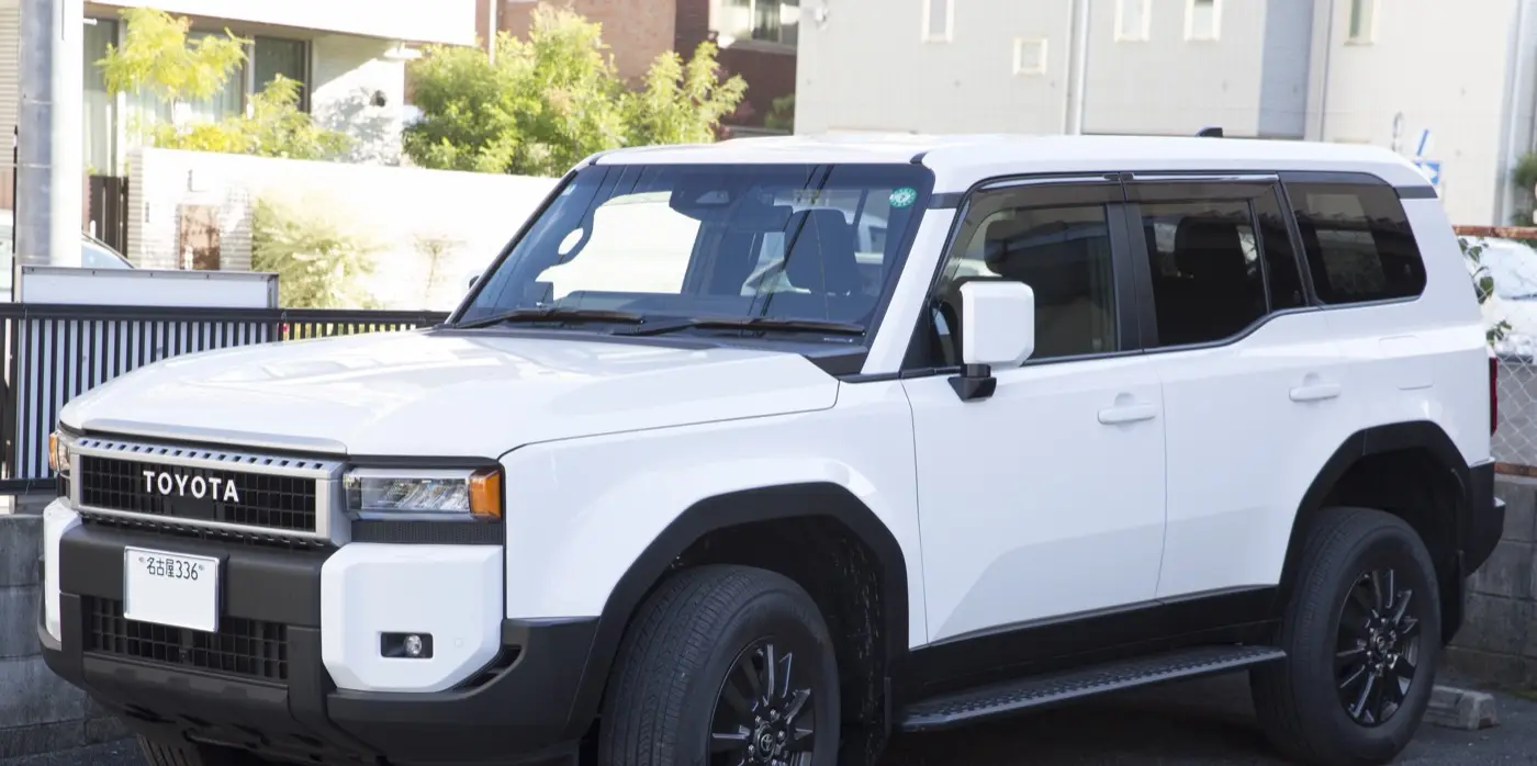 SUV / 4x4: Toyota Fortuner, Prado, Land Cruiser